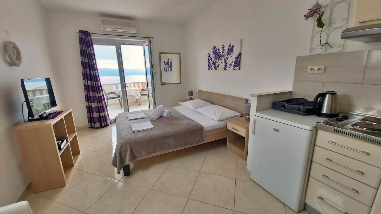 אומיס Apartments Nemira מראה חיצוני תמונה