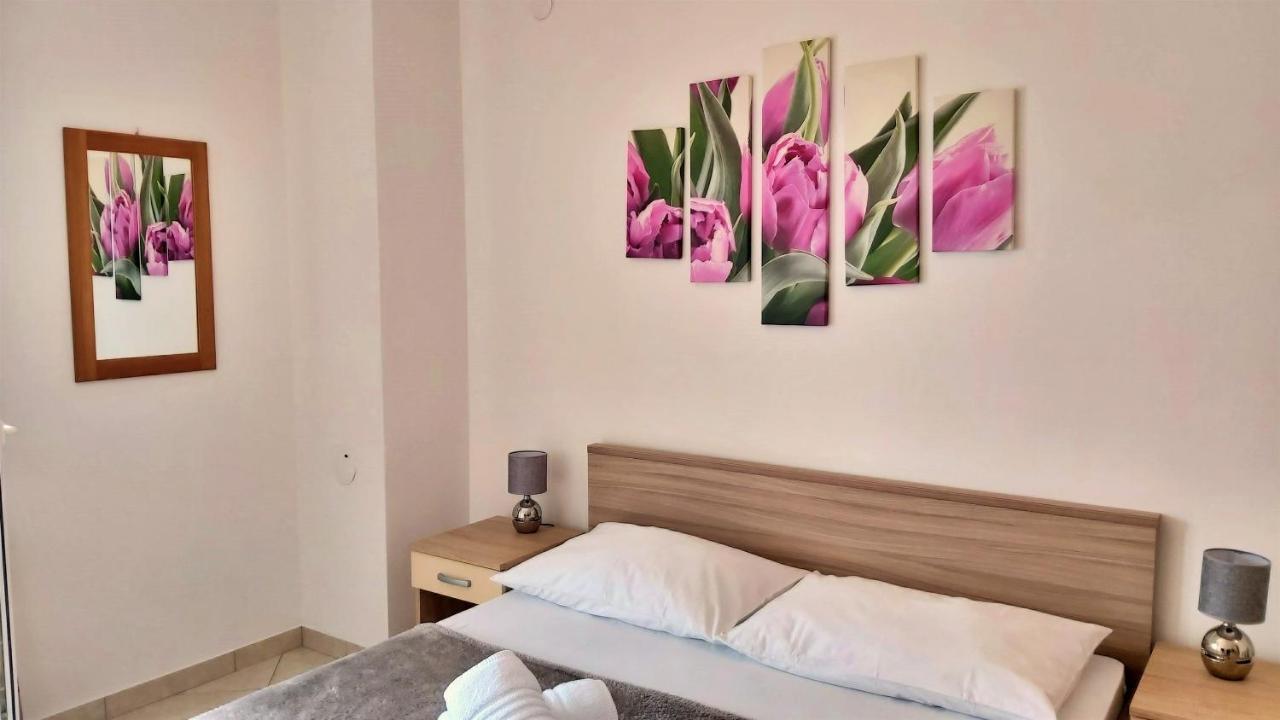 אומיס Apartments Nemira מראה חיצוני תמונה