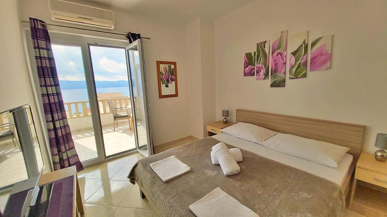 אומיס Apartments Nemira מראה חיצוני תמונה