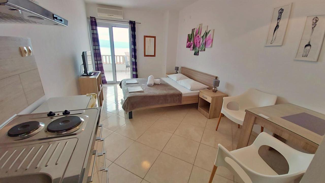 אומיס Apartments Nemira מראה חיצוני תמונה