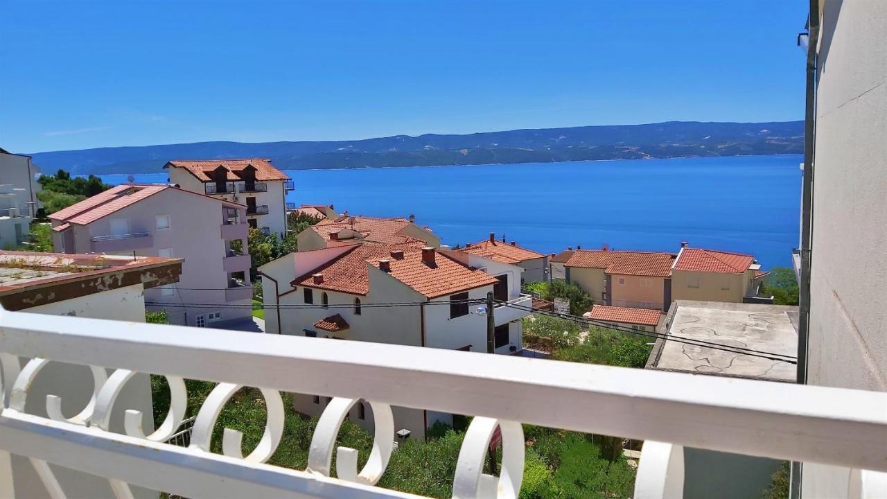 אומיס Apartments Nemira מראה חיצוני תמונה